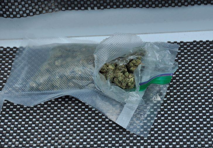 ABD'den kargoyla uyuşturucu gönderilen kadın gözaltına alındı  G4