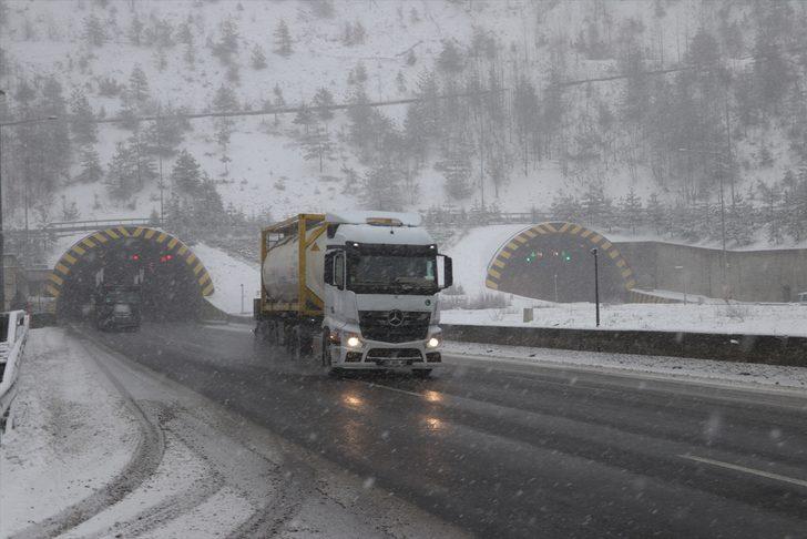 Bolu Dağı'nda yoğun kar yağışı  G1