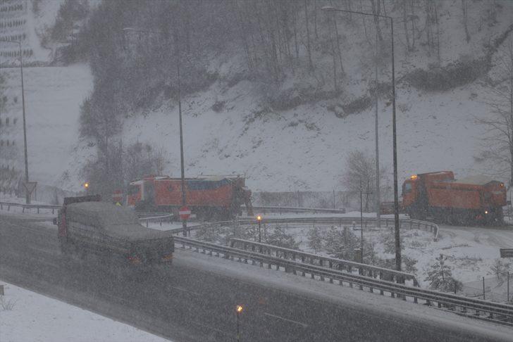 Bolu Dağı'nda yoğun kar yağışı  G3