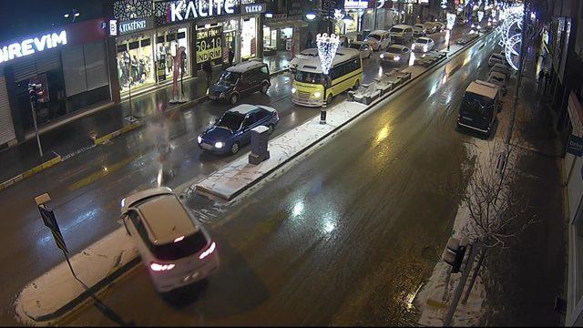 Van'daki trafik kazaları mobese kameralarında