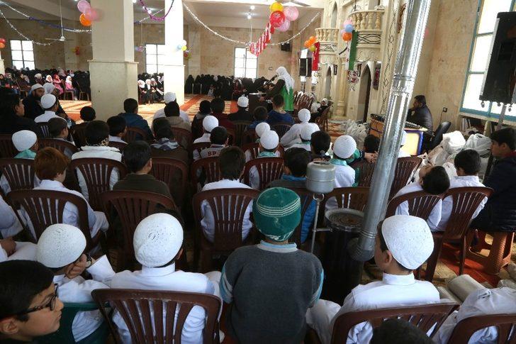 Suriyeli çocuklar camide buluşuyor G3