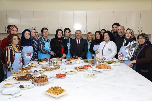 Başkan Büyükkılıç: “Glutensiz ürünler için aşçılık eğitimi”