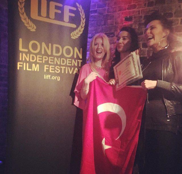  Kadın g&ouml;z&uuml;yle  &ccedil;ektiği filme uluslararası &ouml;d&uuml;l 3