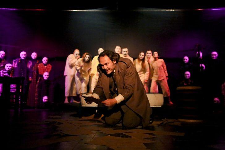 Maltepe Belediye Tiyatrosu yeni oyunu “Deli” ile sahne aldı G4