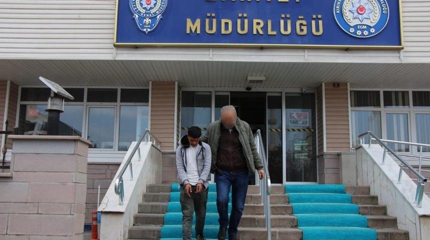 &Ccedil;atı arasında sakladığı uyuşturucu ile yakalandı