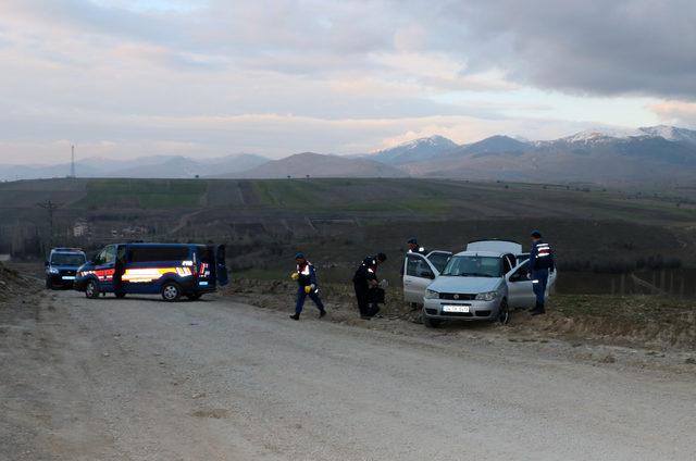 Otomobilde silahlı borç kavgası: 2 yaralı