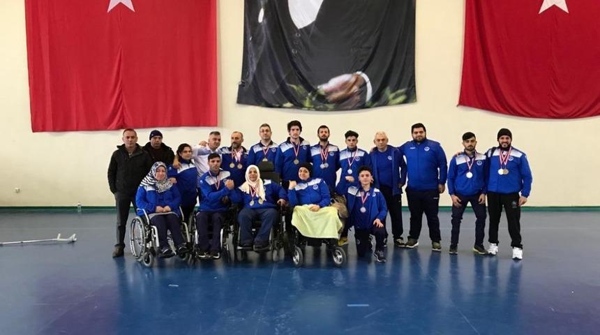 Kağıtsporlu bilek g&uuml;reş&ccedil;ilere engel yok