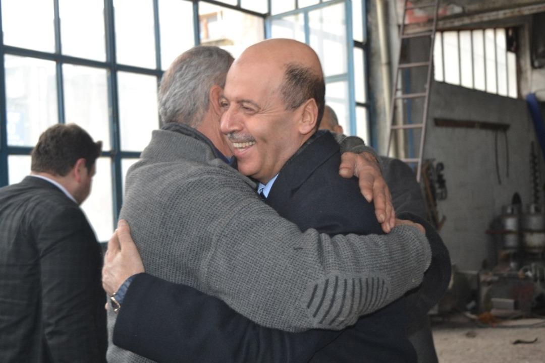 Sanayi sitesi esnafı Başkan Bozkurt&rsquo;u bağrına bastı
