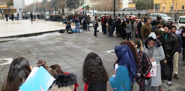 Diyarbakır’da ’memur’ kuyruğu