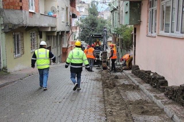 Anadolu Mahallesi’ne doğalgaz için ilk kazma vuruldu