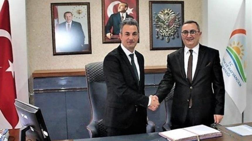 İki m&uuml;d&uuml;rl&uuml;k arasında iş protokol&uuml; imzalandı