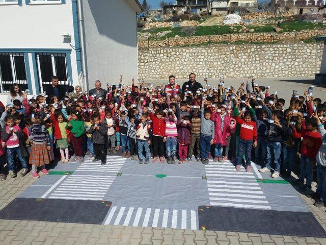 Jandarmadan ilkokul öğrencilerine trafik eğitimi