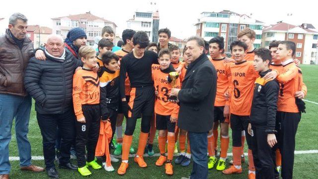 U15 Gençler Ligi şampiyonu Vitraspor