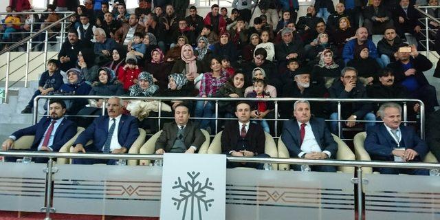 Erzurum’da halk oyunları müsabakaları düzenlendi