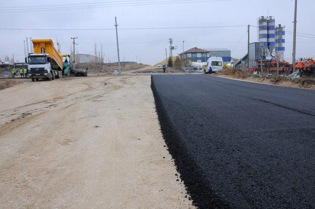 Belediye, Kılıçözü Sanayii Sitesi asfalt serimine başladı
