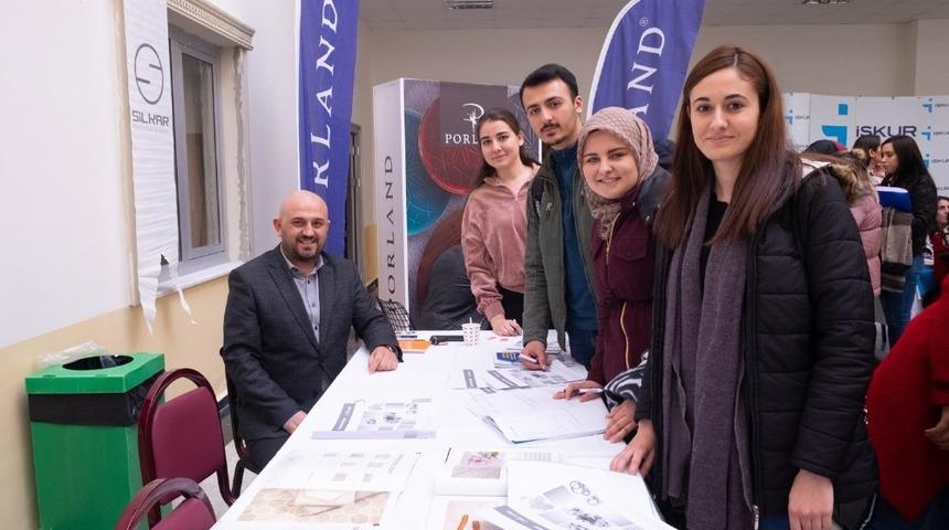 &Ouml;ğrenciler Bilecik&rsquo;in &ouml;nde gelen firmalarıyla buluştu