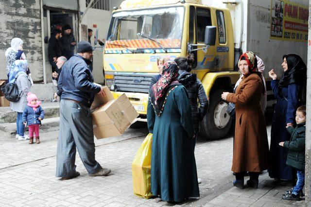 Ağır hasarlı 7 katlı Dilan Apartmanı boşaltılıyor