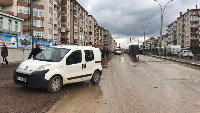 Tır ile hafif ticari araç çarpıştı: 1’i çocuk 3 yaralı