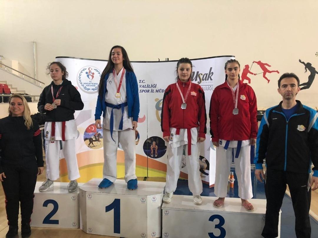 Bilecikli karatecilerin Analig başarısı