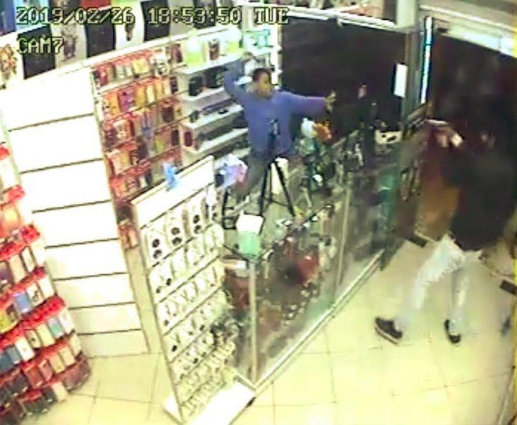 Silah tutukluk yapınca vurulmaktan kurtuldular  G3