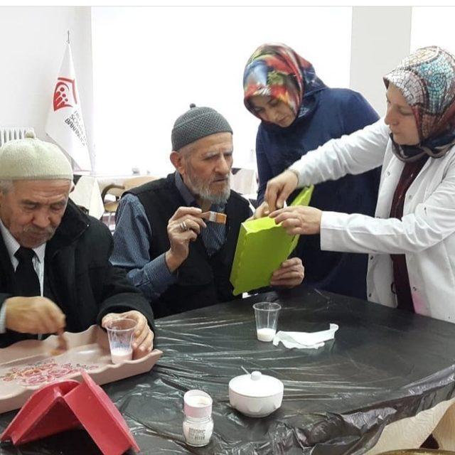 Çankırı’da huzurevi sakinleri sergi açtı