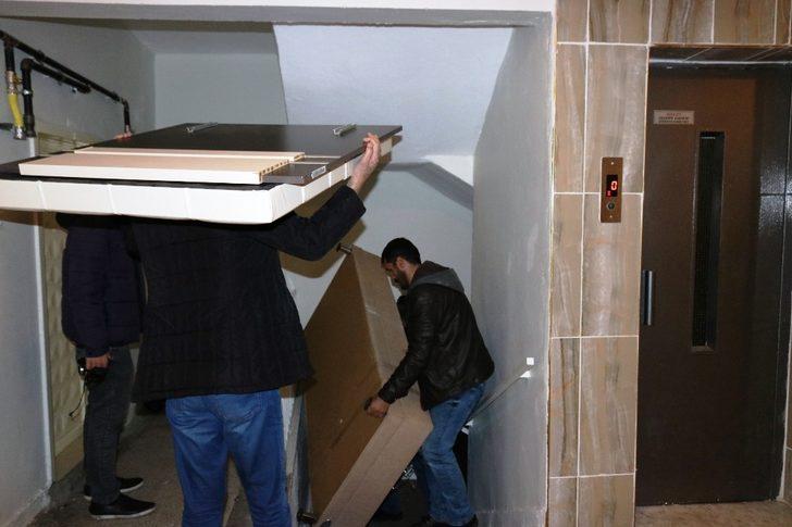 Diyarbakır’da yıkılma tehlikesi olan bina boşaltılıyor G5