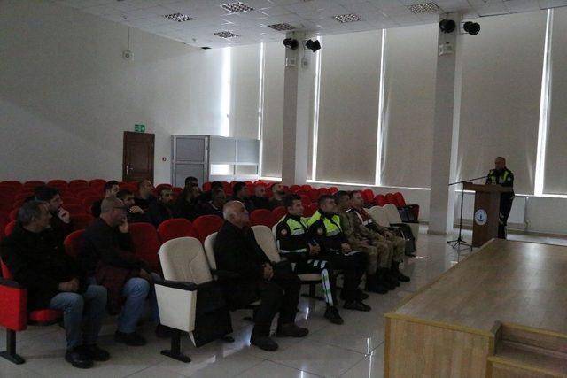 Tunceli’de taksi şoförleri bilgilendirme toplantısı