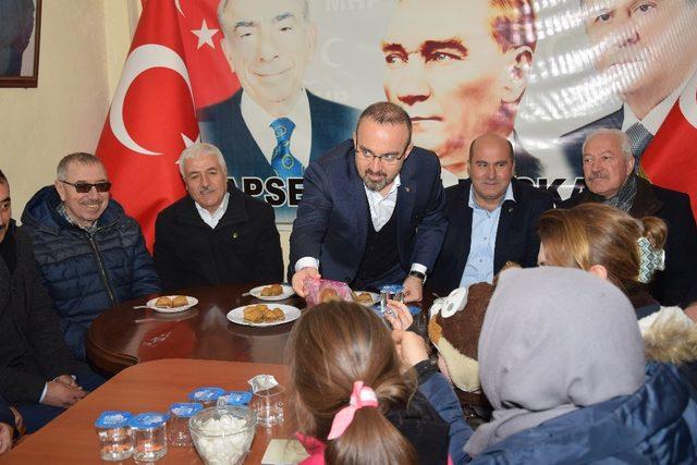 AK Parti Grup Başkanvekili Turan MHP Lapseki İlçe Teşkilatını ziyaret etti