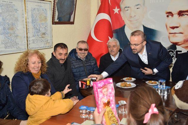 AK Parti Grup Başkanvekili Turan MHP Lapseki İlçe Teşkilatını ziyaret etti