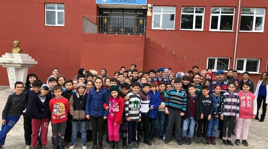 Jandarmadan "&Ouml;ncelik Hayatın, &Ouml;ncelik Yayanın" uygulaması