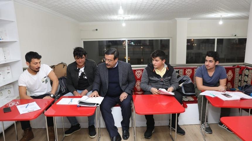 Başkan Atilla’dan Millet Kıraathanesi’ne ziyaret