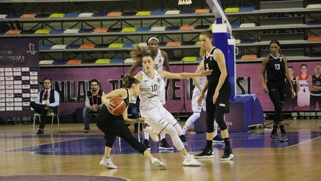 Kadınlar Basketbol Türkiye Kupası: Çukurova Basketbol: 77 - Beşiktaş: 66