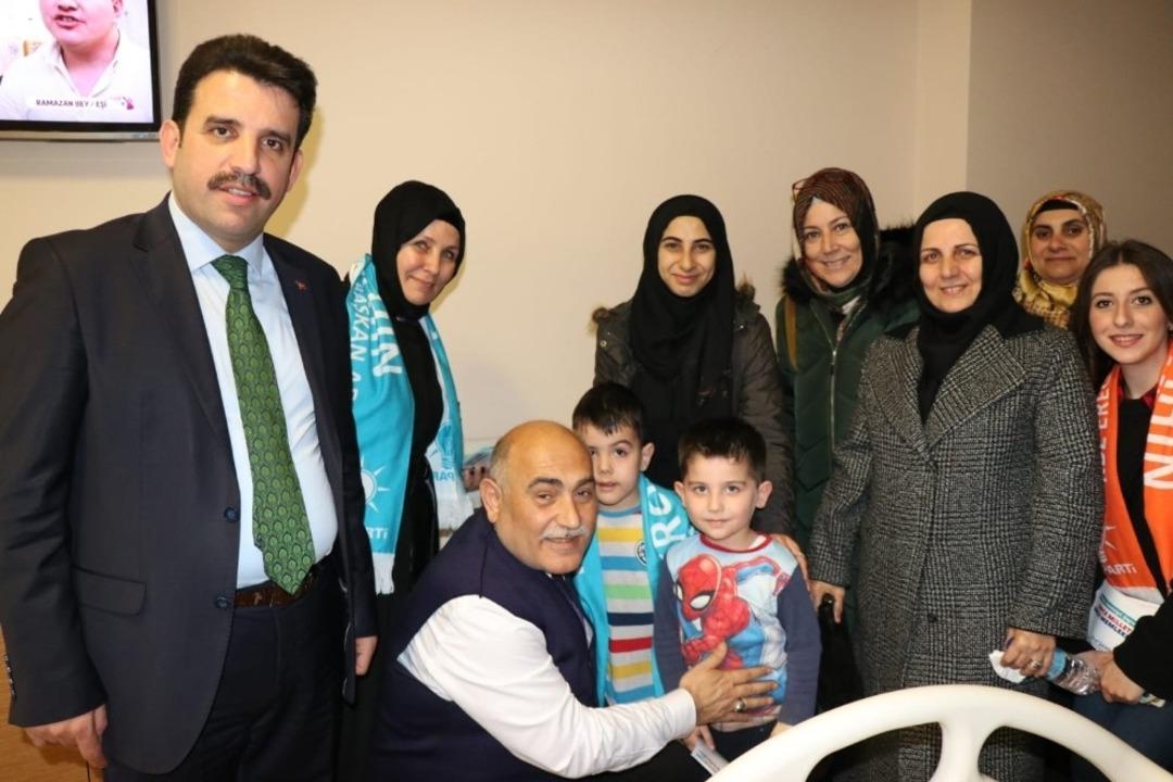 Şahin hastalara moral verdi