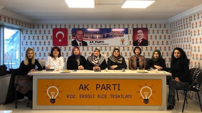 AK Partili kadınlar Şahin&rsquo;i başkan yapmaya s&ouml;z verdi