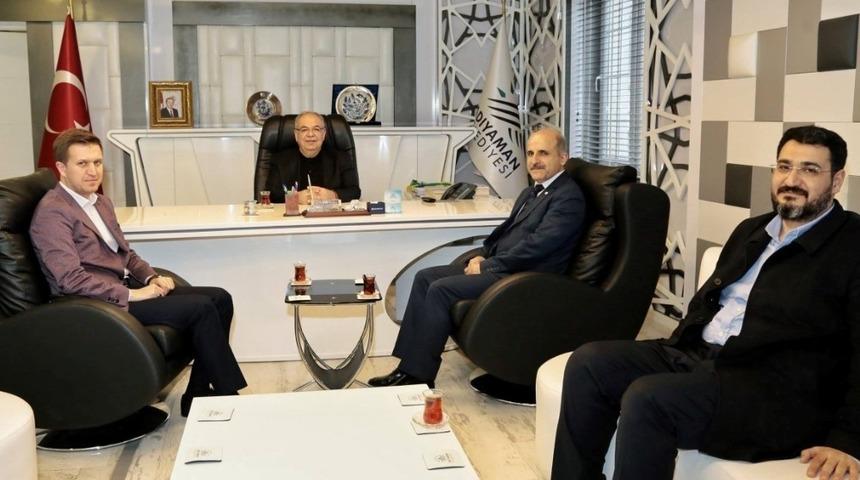 Kızılay y&ouml;netimi Başkan Kutlu ile bir araya geldi