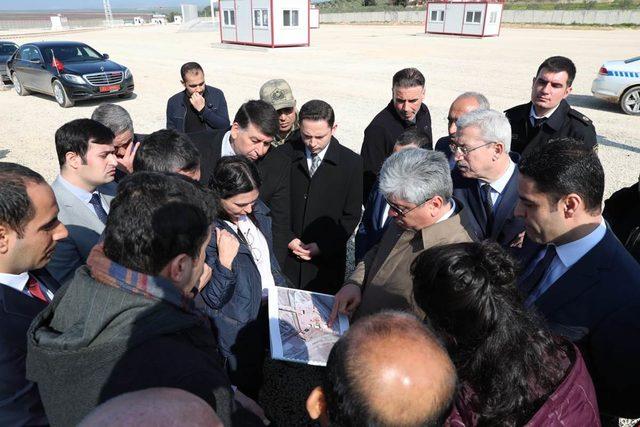 Hatay Valisi Doğan gümrük kapılarını inceledi