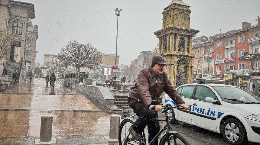 Aksaray&rsquo;da kar yağışı
