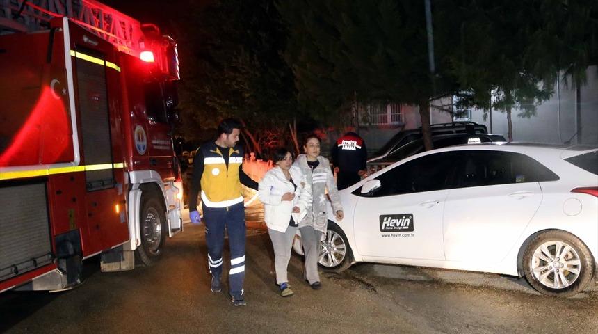 Kedi, sahibini yangından kurtardı