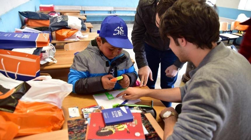 &Ouml;zel Sare Koleji &ccedil;ocukların y&uuml;z&uuml;n&uuml; g&uuml;ld&uuml;rd&uuml;
