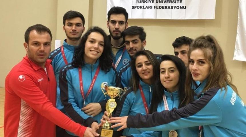 Erzincan Binali Yıldırım &Uuml;niversitesinin crossminton başarısı