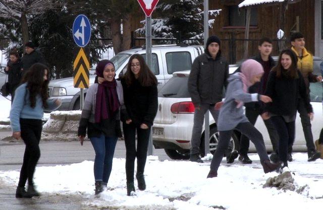 Erzurum'da kar tatili isteyen öğrencilerden ilginç paylaşımlar