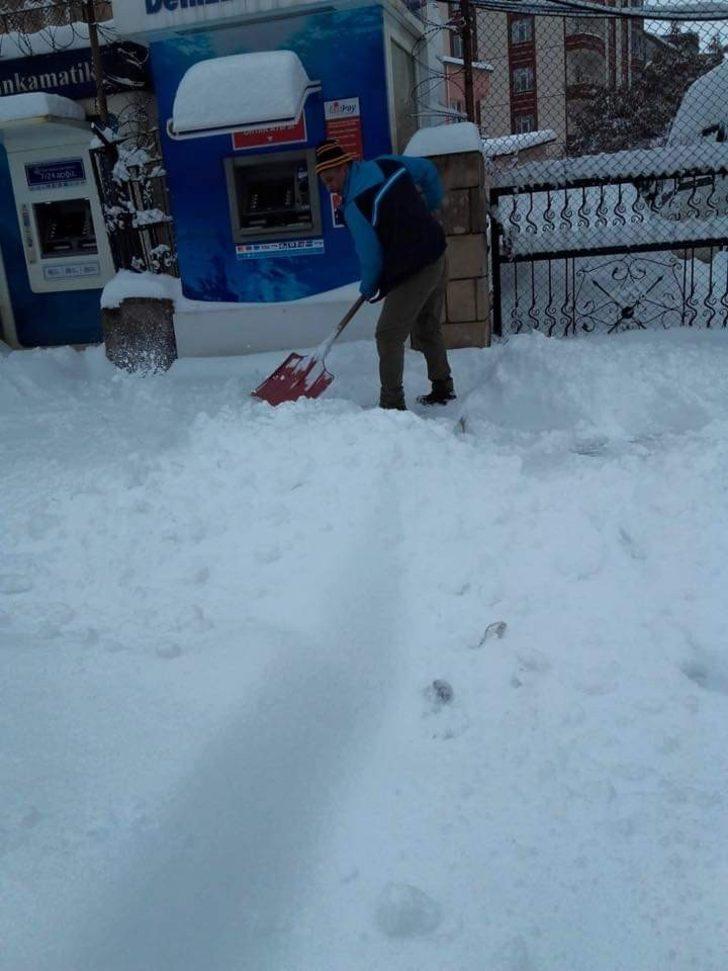 Güroymak Belediyesinden kar temizleme çalışmaları G3