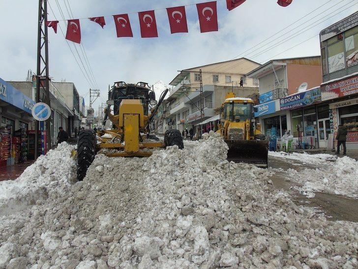 Başkale’de karla mücadele çalışması G4