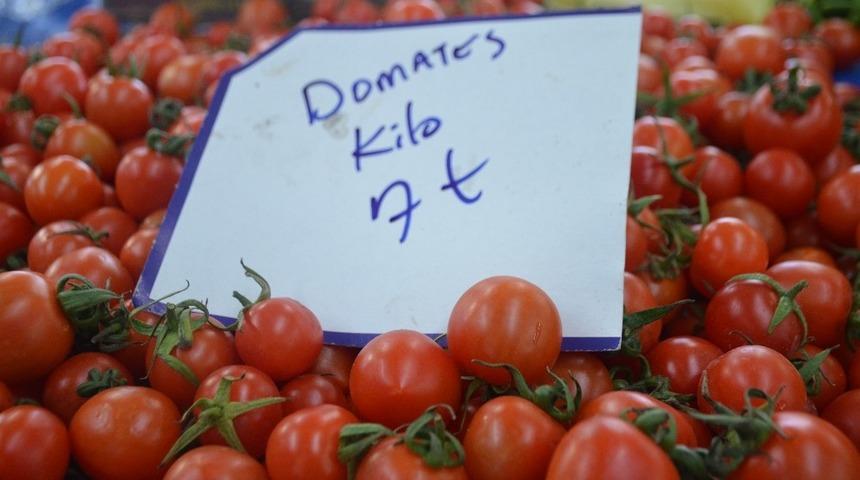 Domatesin fiyatı el yakıyor