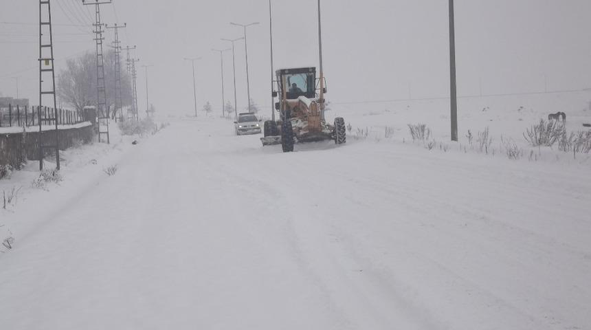 Kars&rsquo;ta 50 k&ouml;y yolu ulaşıma kapalı bulunuyor