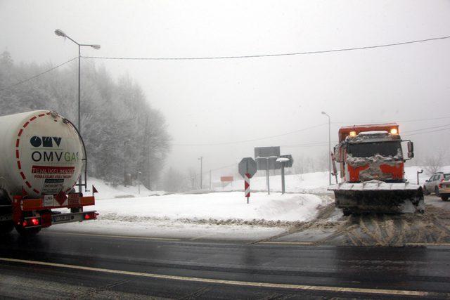 Bolu Dağı, Düzce tarafından TIR'lara kapatıldı