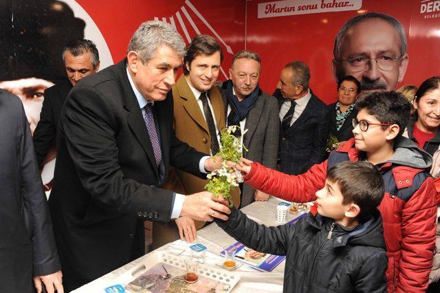 CHP’li Çalkaya’ya seçim ofisleri açılışında sevgi seli