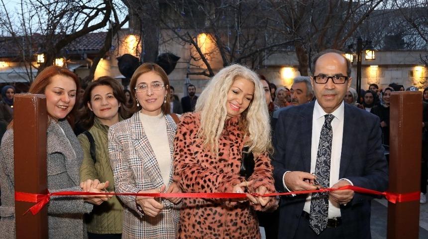 GA&Uuml;N Moda ve Tekstil Tasarım &ouml;ğrencileri eserlerini sergiledi