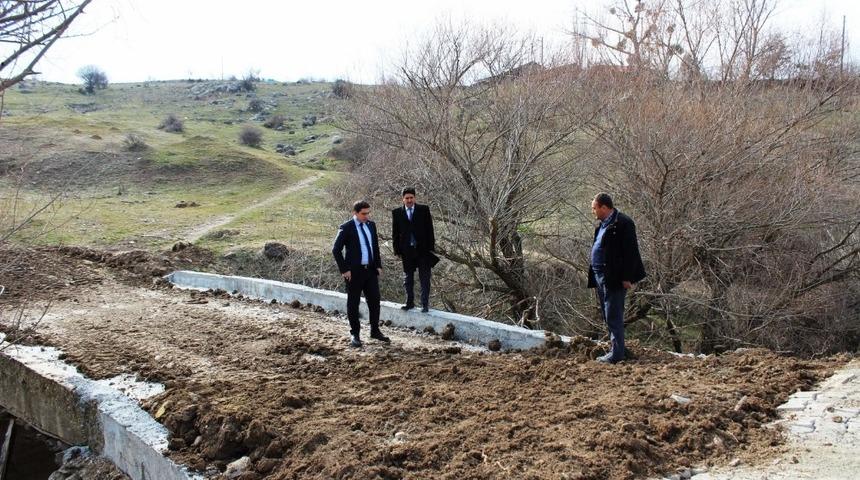 40 yıllık hasarlı k&ouml;pr&uuml; onarıldı