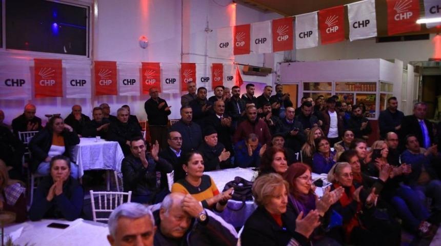 CHP&rsquo;li Sandal, Bayraklı&rsquo;daki dadaşlar ile buluştu